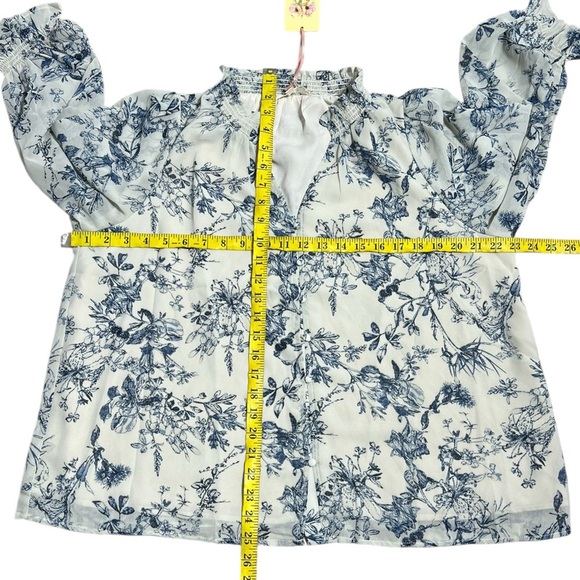 Entro Blue floral Toile Blouse Size Small - Picture 4 of 8